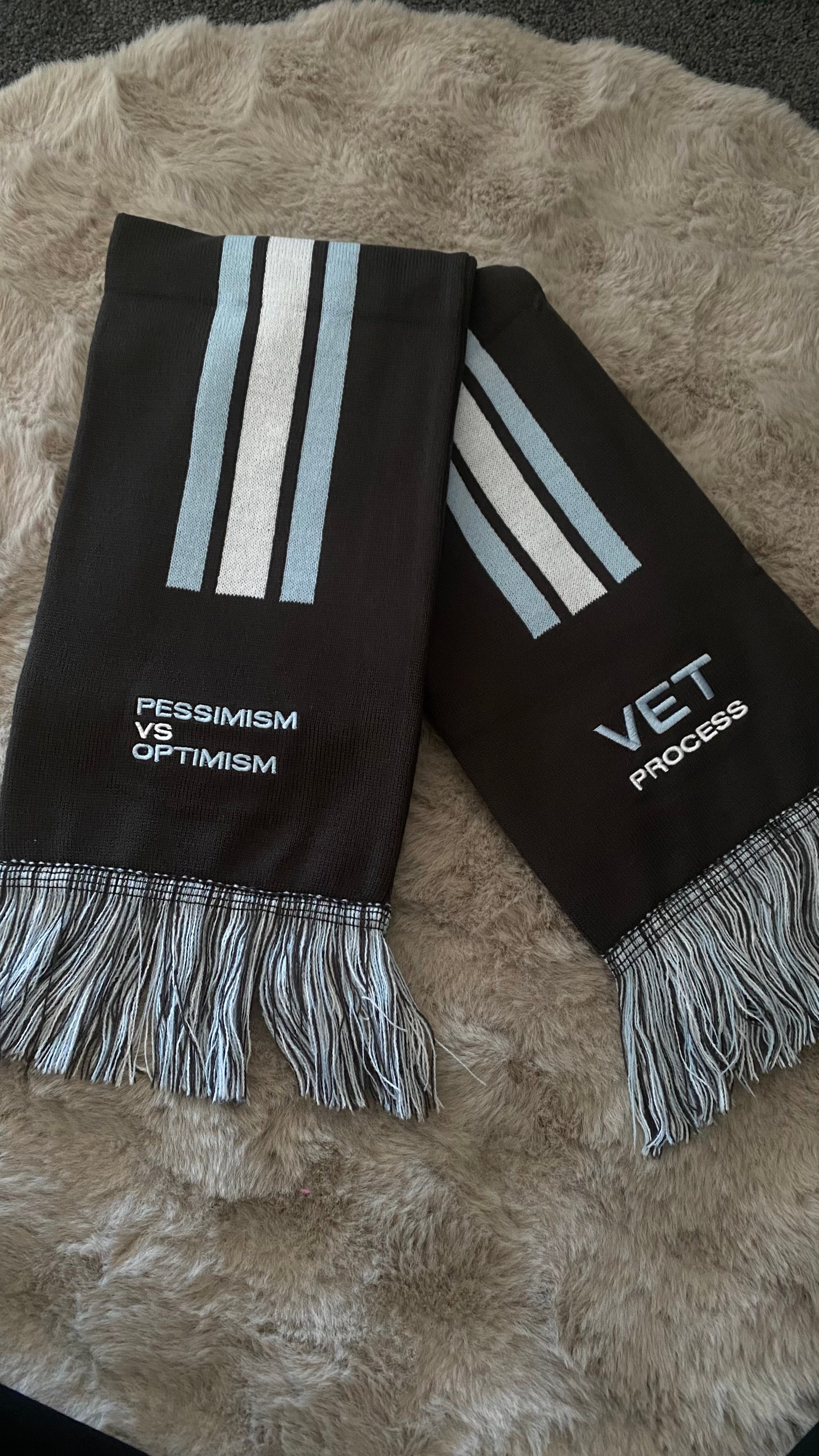 VET x Optimism Scarf - Navy